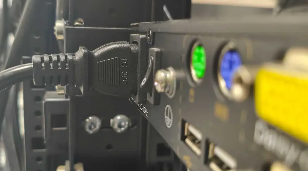 Power on the KVM Switch
