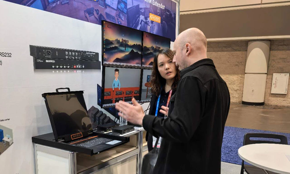 dicusss with visitors about KVM switches